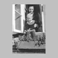 011-0097  Oskar von Frantzius 1936 mit seinem Sohn Wolf-Dietrich.jpg